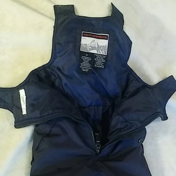 Weatherproof snowsuit - Picture 3 of 5